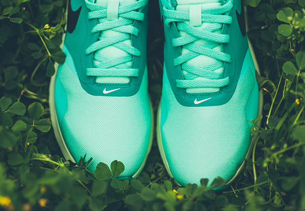 Nike Air Max Tavas Green Glow 3