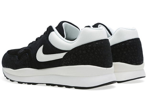 Nike Air Safari Black Sail 3