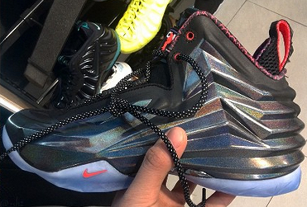 Nike Chuckposite Iridescent 1