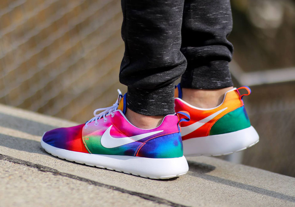 Nike Roshe Run Crazy Tie Dye Colors 01