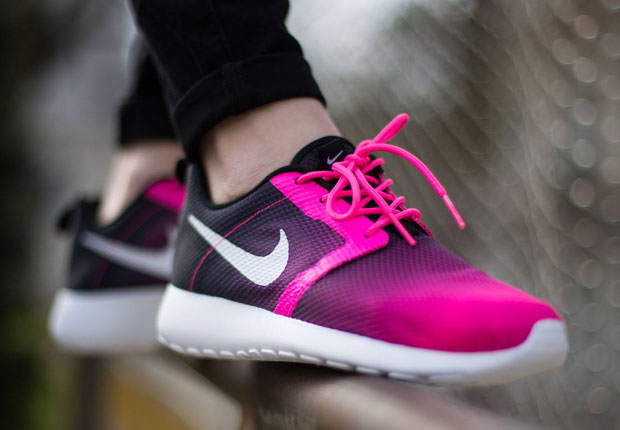 An Even Lighter Version of the Nike Roshe Run in "Pink Pow"