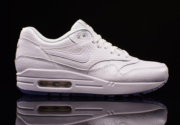 Nike Womens Air Max 90 White Golfball 2