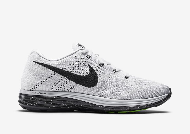 Nike Flyknit Lunar 3 in Classic White/Black