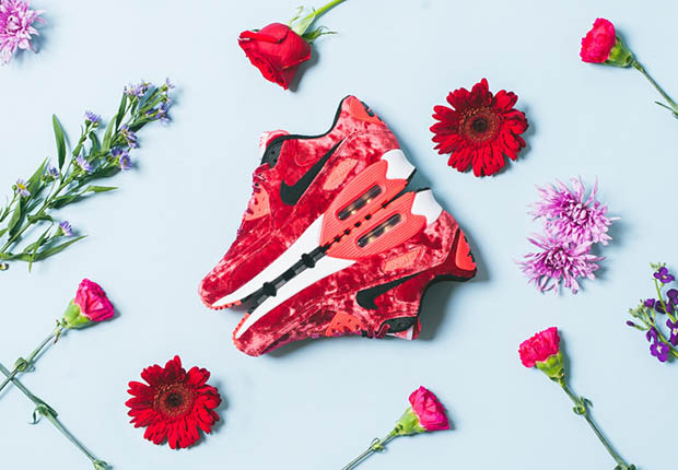 Nike Womens Air Max 90 Anniversary Red Velvet 2