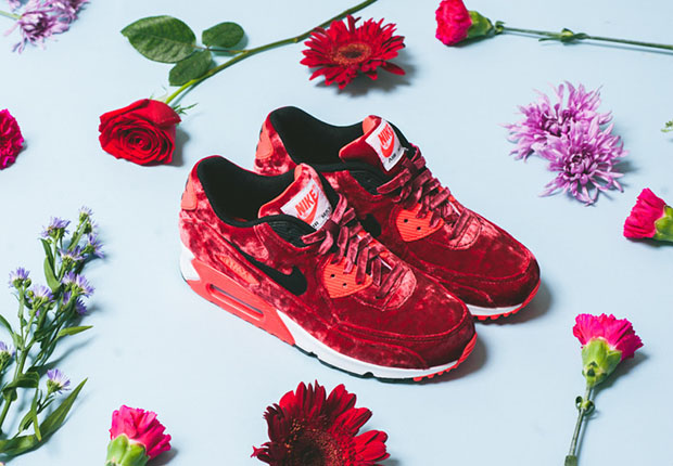 Nike Womens Air Max 90 Anniversary Red Velvet 3