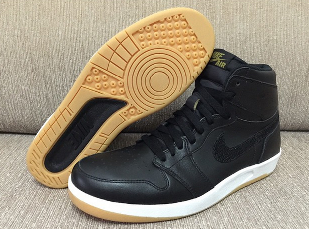 Air Jordan 1 Hybrid Black Gum 6