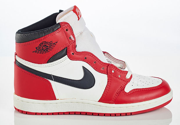 Air Jordan 1 Og Chicago Unlaced 2