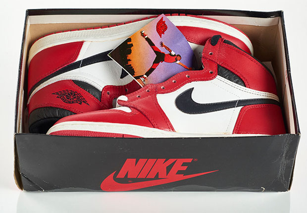 Air Jordan 1 Og Chicago Unlaced 5