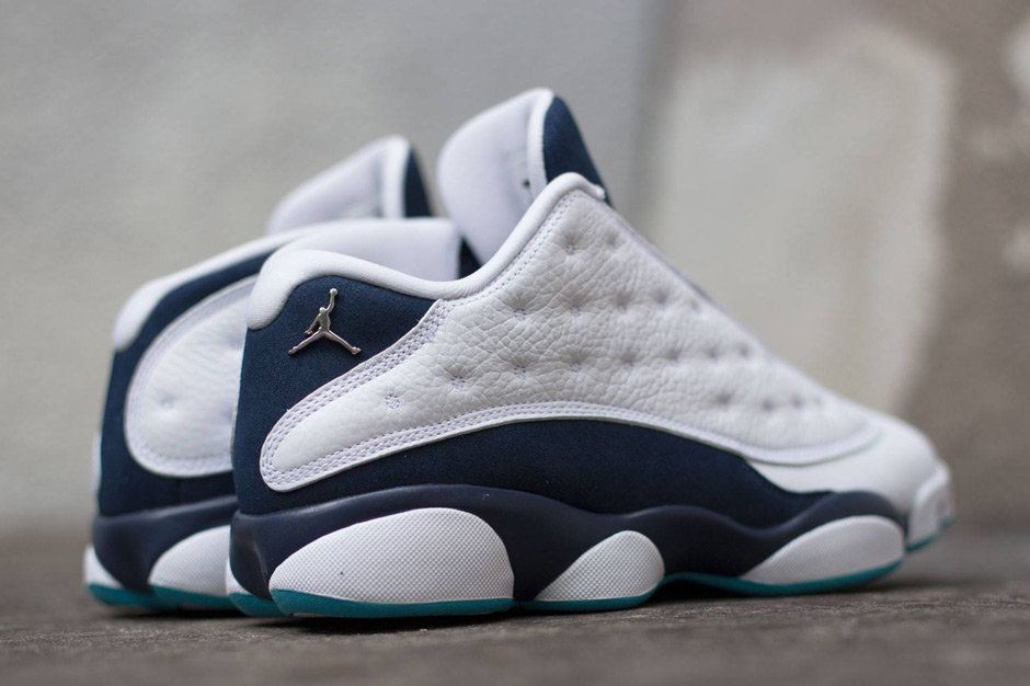 air-jordan-13-low-hornets-arrives-over-weekend-03