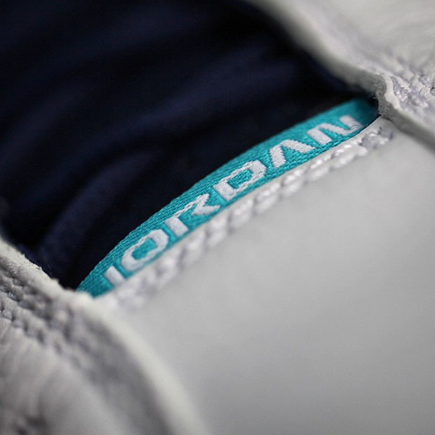 Air Jordan 13 Low Hornets Detailed Look 08