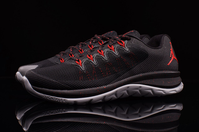 Jordan Flight Runner 2 – Black – University Red – Wolf Grey