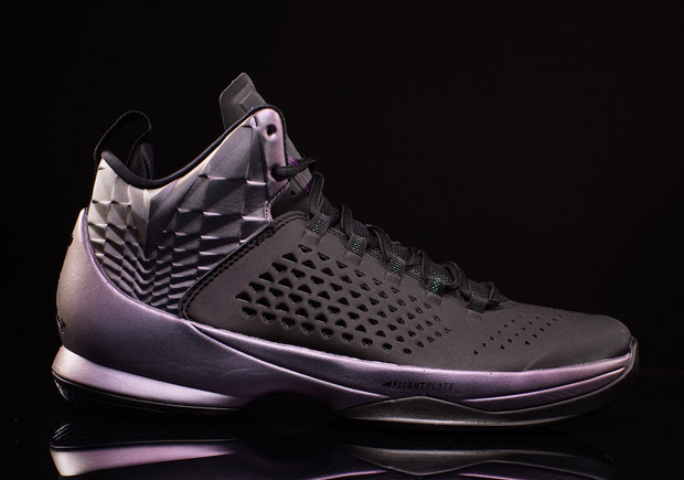 jordan-melo-m11-medium-berry-02