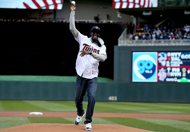 Kevin Garnett Wears Concords In Minnesota Again