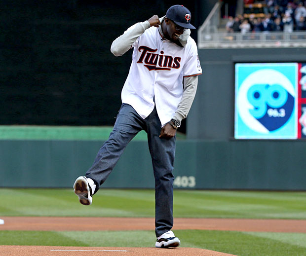 Kevin Garnett First Pitch Air Jordan 11 Concord Low 2