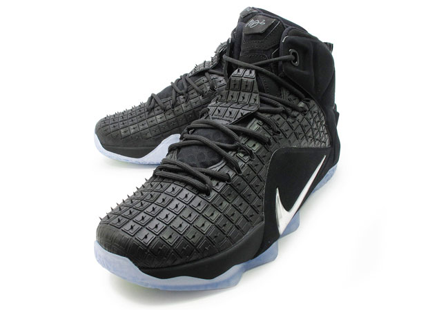 lebron-12-ext-rubber-city-for-playoffs-01