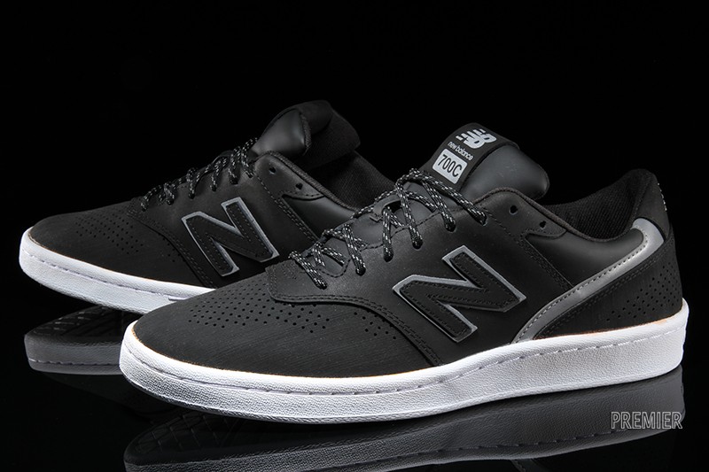 new-balance-ct-700-urban-cycling-black-white-03