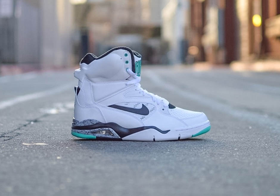 Nike Air Commanf Force White Black Hyper Jade 2