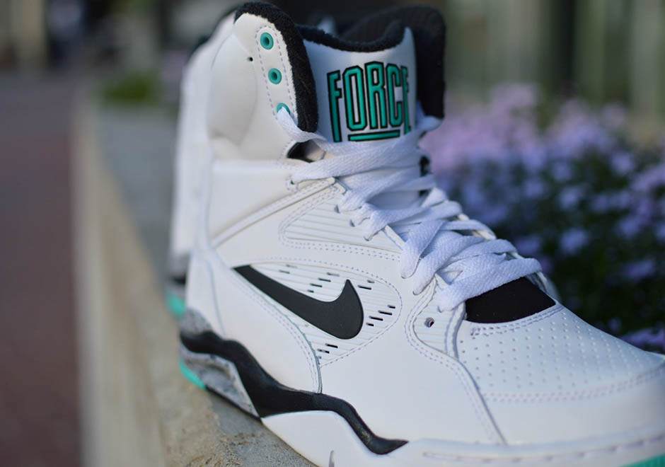 Nike Air Commanf Force White Black Hyper Jade 4