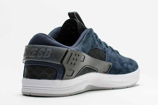 Nike Air Huarache Skate Shoe 04