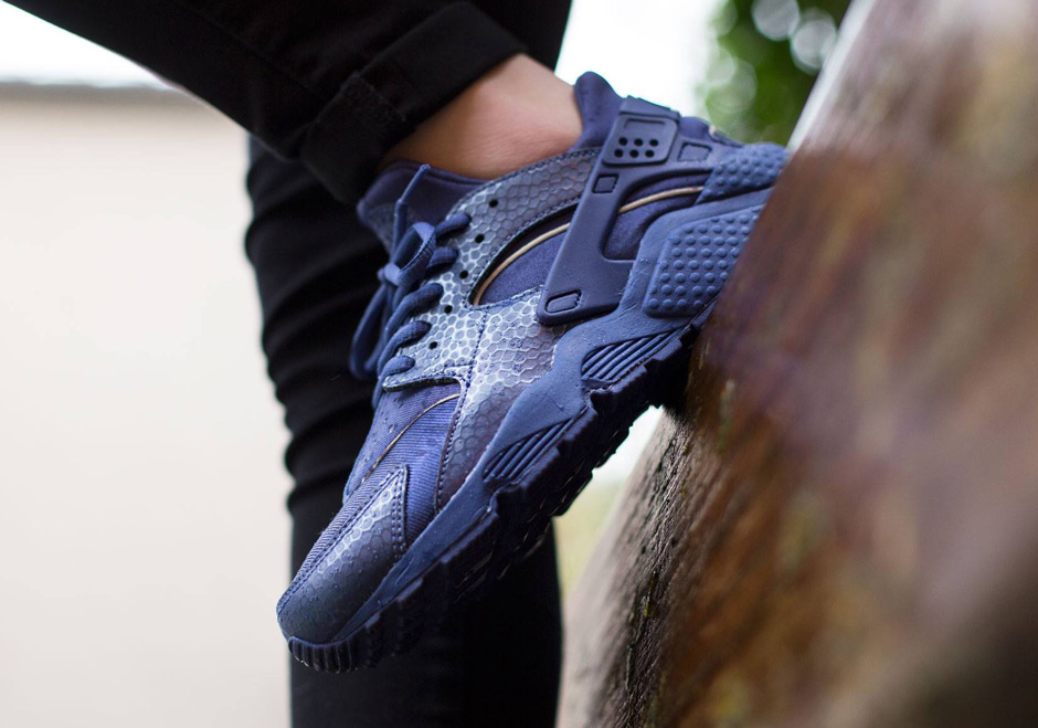 nike-air-huarache-wmns-blue-legend-safari-03