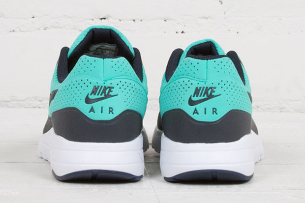 nike-air-max-1-ultra-moire-menta-dark-obsidian-04