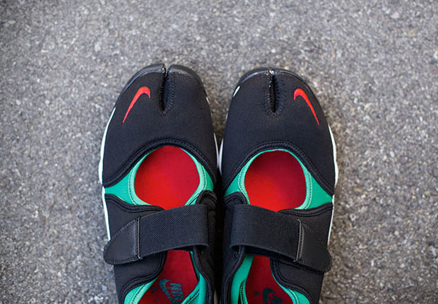 Nike Air Rift Black Green Red Og On Foot 7