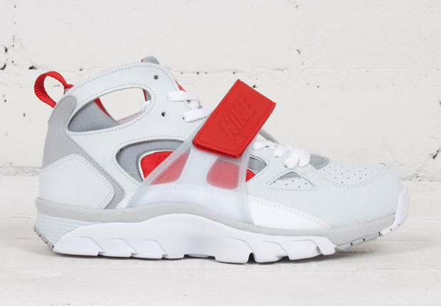 Nike Air Trainer Pure Platinum Wolf Grey Red 01