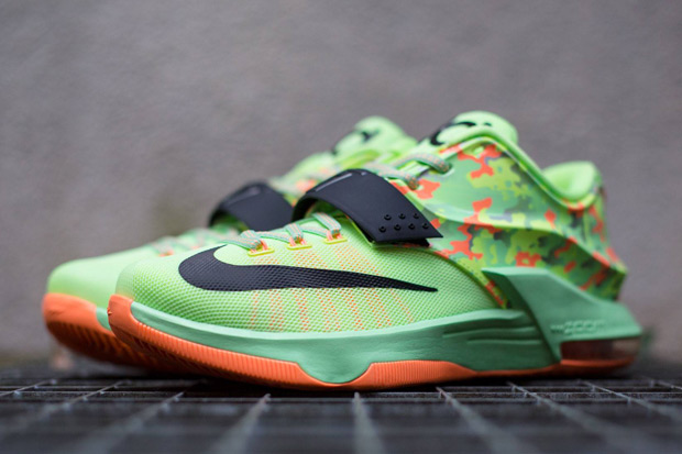 nike-basketball-2015-easter-collection-release-reminder-06