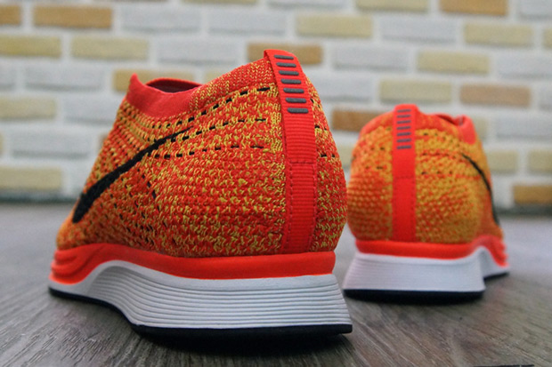 nike-flyknit-racer-bright-crimson-003