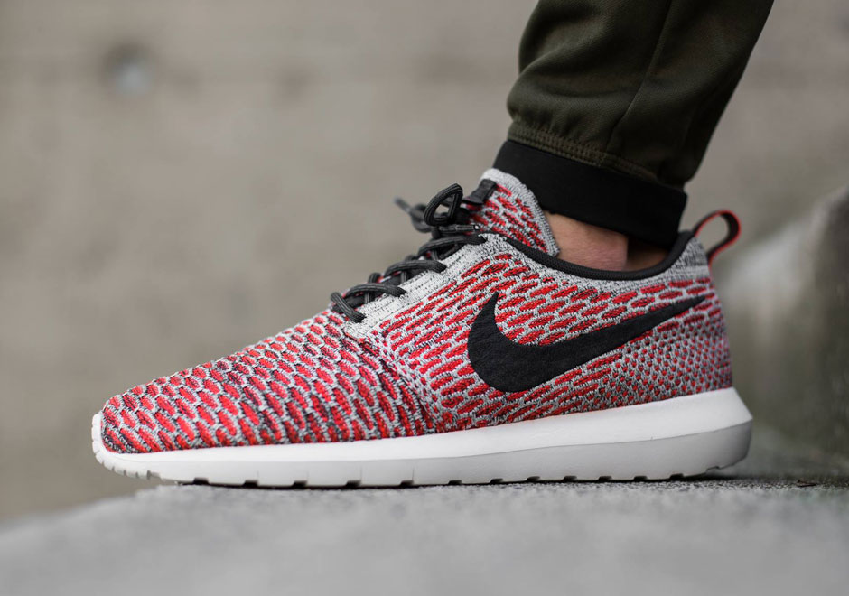 Nike Flyknit Roshe Bright Crimson Anthracite 1