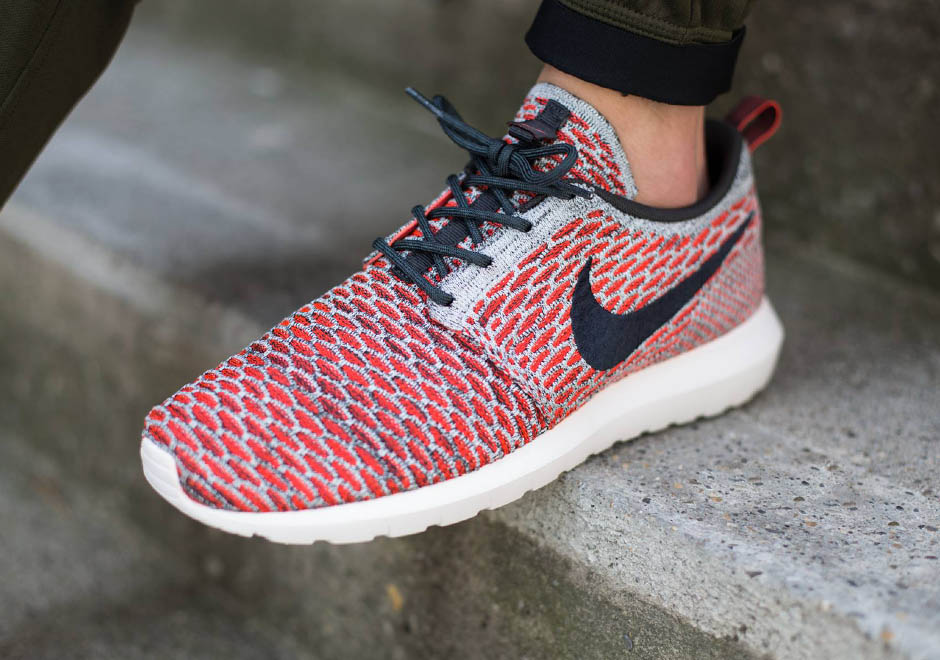 Nike Flyknit Roshe Bright Crimson Anthracite 2