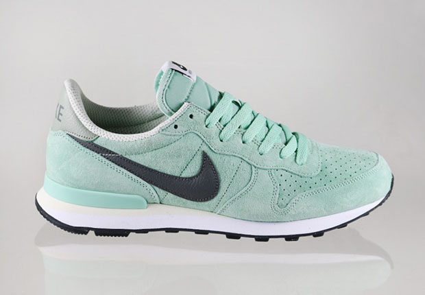 nike-internationalist-enamel-green