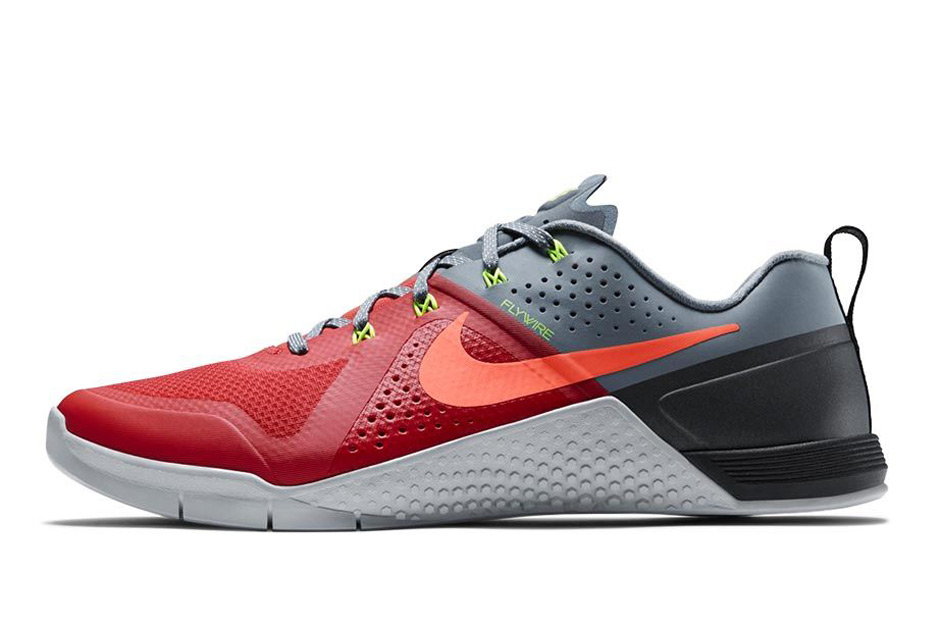 nike-metcon-1-daring-red-02