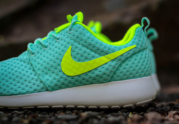 Nike Roshe One Womens Artisan Teal Volt 3