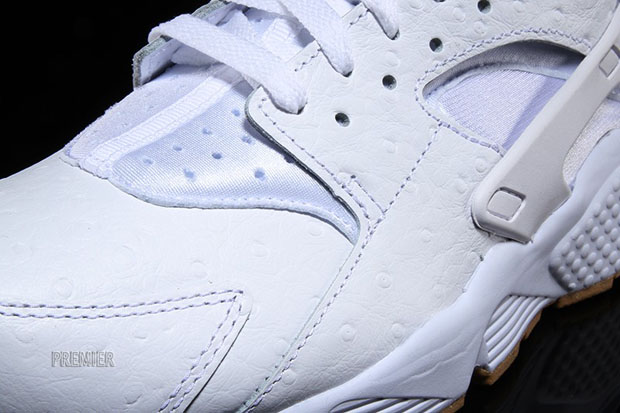 premium-huarache-white-ostrich-gum-07