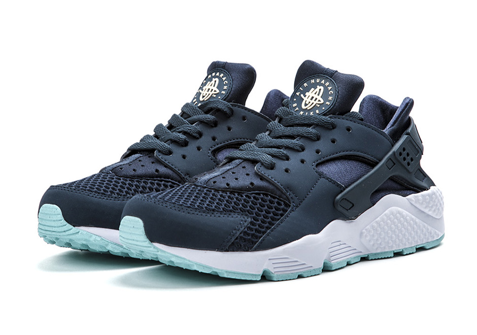 Nike Air Huarache Armory Navy Detailed Look 3