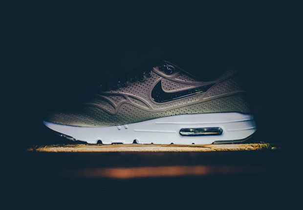 Nike Air Max 1 Ultra Moire Iridescent 1