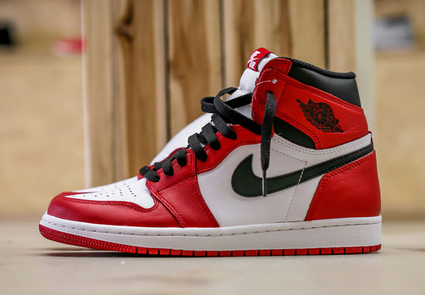 Air Jordan 1 Retro High OG "Chicago" - Release Reminder