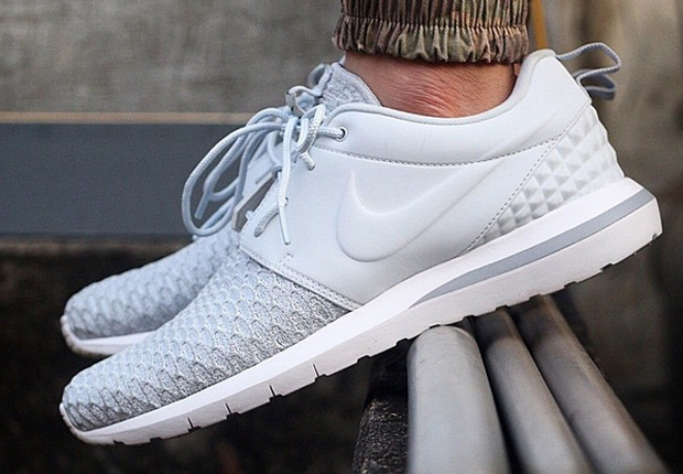 Flyknit Roshe Vactech Upper 1