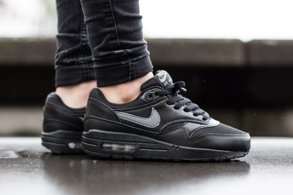 Nike Air Max 1 Gs Black Cool Grey 02