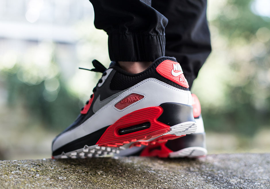 Nike Air Max 90 Infrared Reverse Infrared Comparison 6