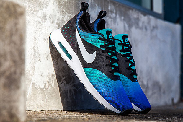 Nike Air Max Tavas Blue Gradient 01