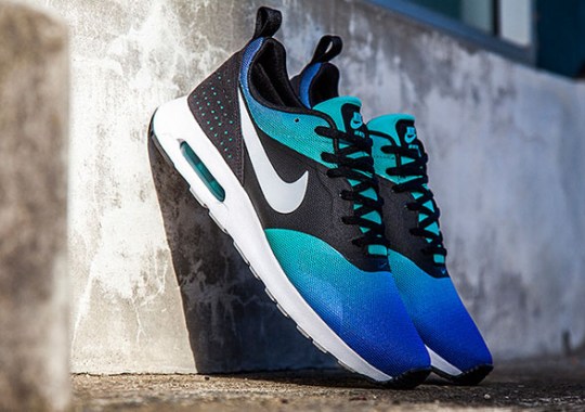 Nike Air Max Tavas “Blue Gradient”