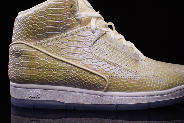 nike-air-python-pearlescent-05