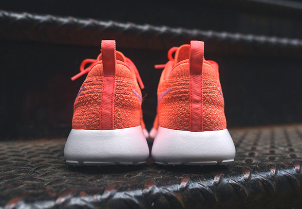 Nike Flyknit Roshe Run Hot Lava 4