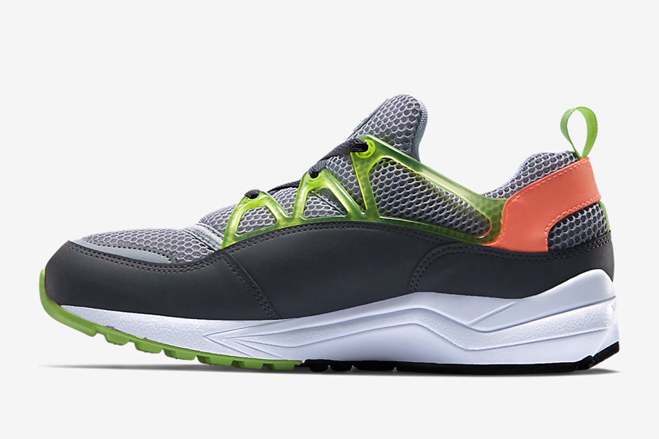 nike-releases-two-new-air-huarache-light-colorways-may-04