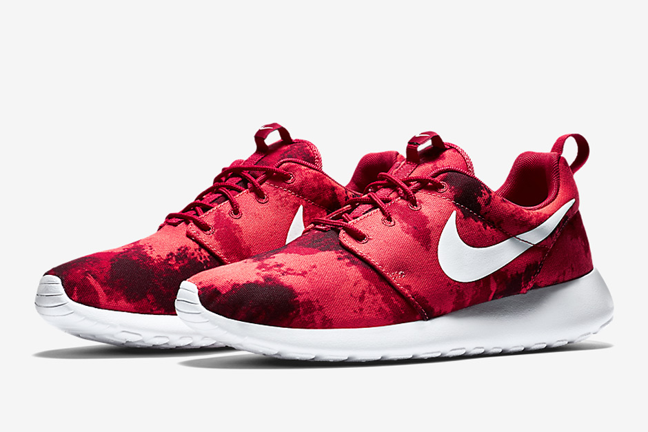 Nike Roshe Run Print Deep Burgundy 01