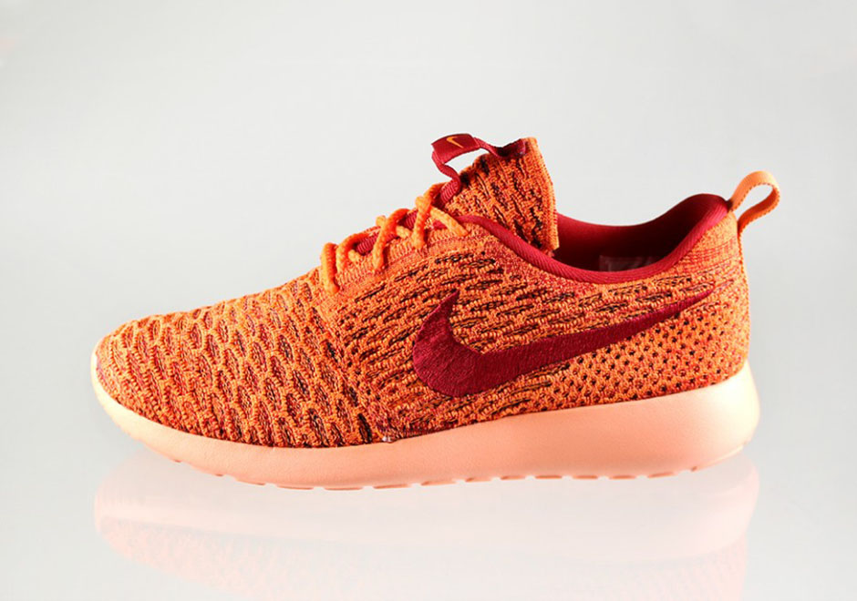 Nike Wmns Flyknit Roshe Orange