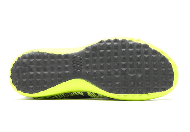 nike-wmns-juvenate-volt-3