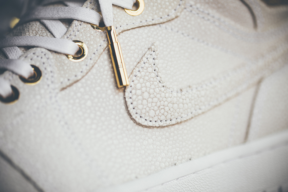 Pinnacle Jordans 24k Gold 15